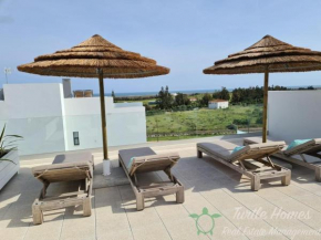 2 bedroom apartment with pool and garage for 2 cars